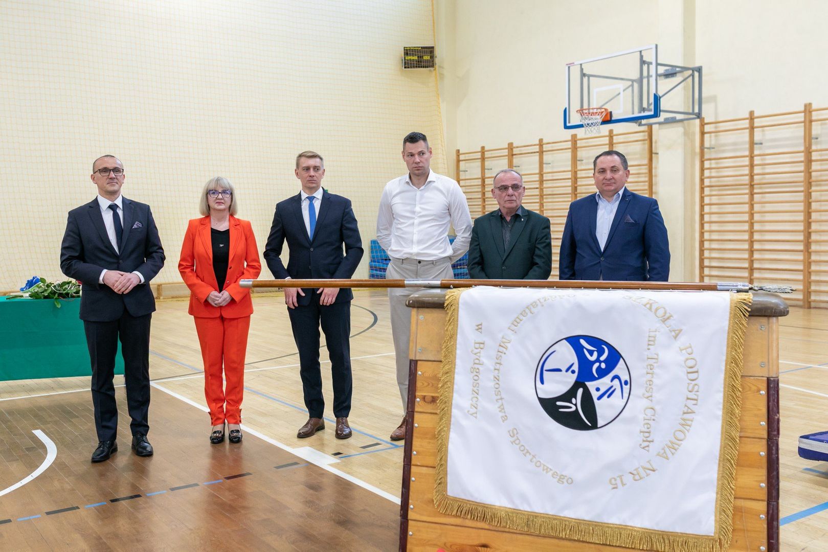 SP nr 15 w Bydgoszczy przyjęła nowy sztandar. Uroczystości miały miejsce w piątek, 30 maja. 