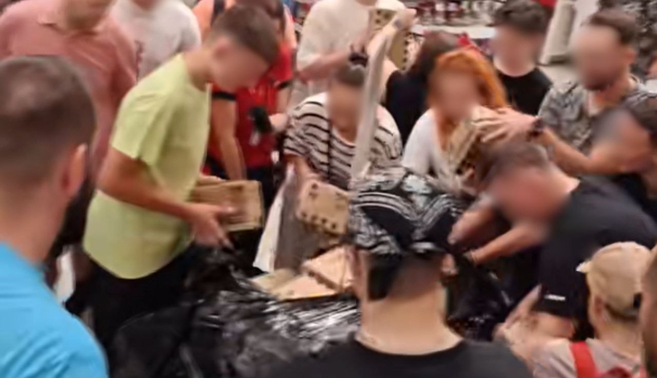 12:00 w Auchan. Ludzie aż się rzucili. Decydowały sekundy