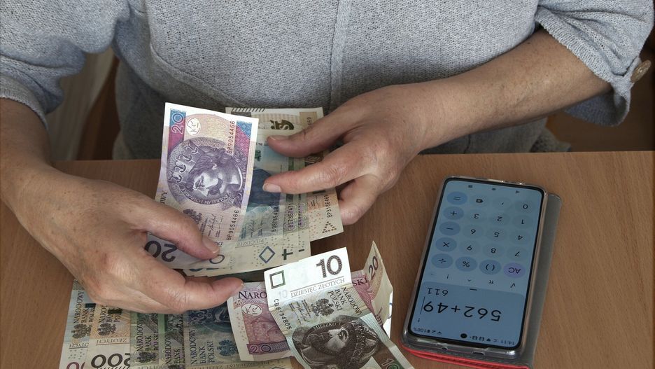 Stock Marek Bazak
Fot. Zofia i Marek Bazak/East News
N/z liczenie domowego budzetu - problemy finansowe w roku 2023.
ZOFIA BAZAK