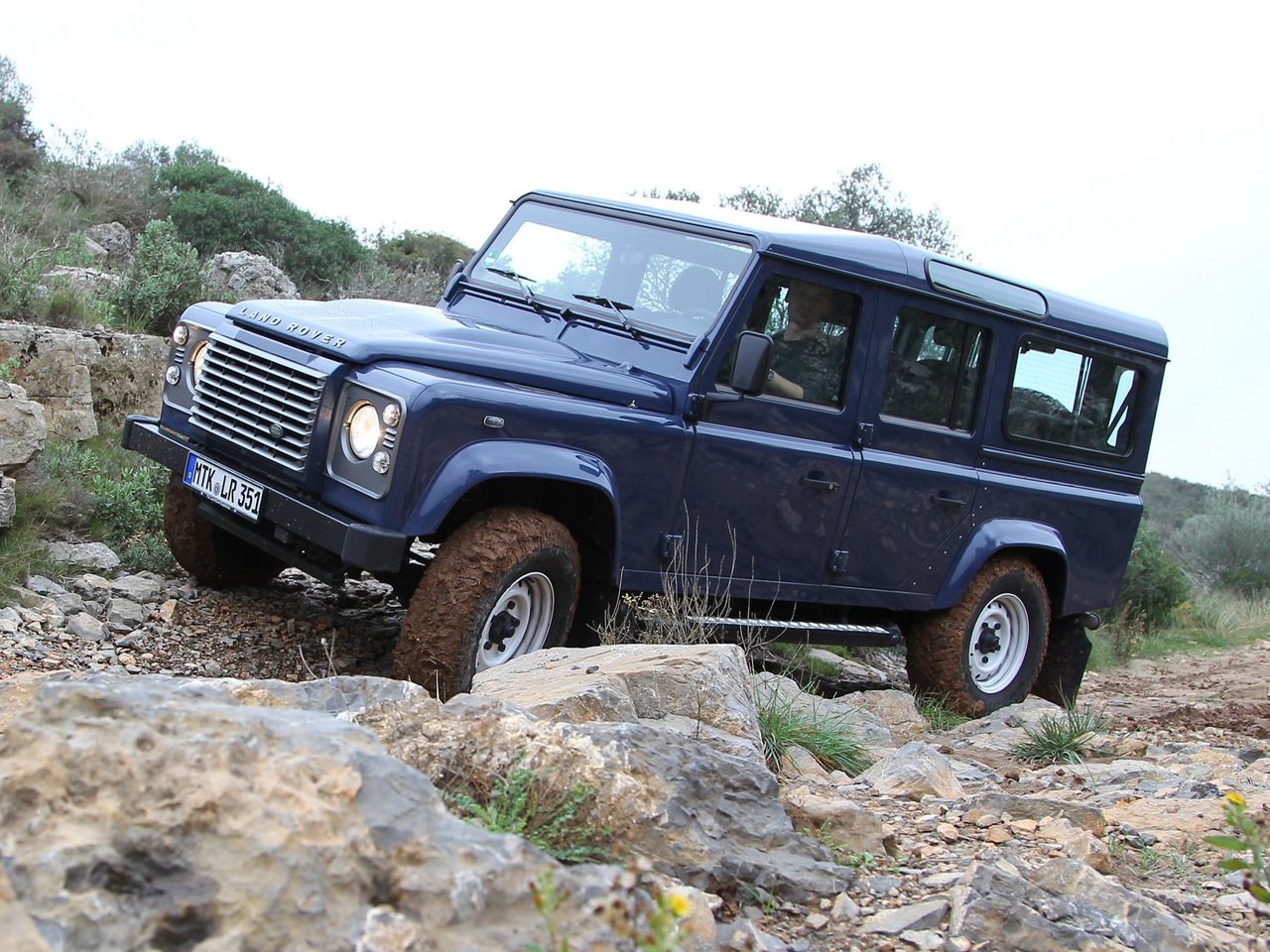 Land Rover Defender 110 Station Wagon EU-spec (2007)