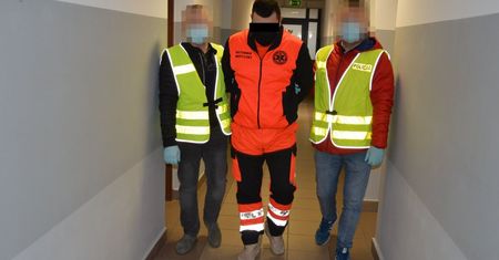 Miał fałszywy dyplom ratownika i zakaz prowadzenia pojazdów. Wpadł po raz drugi
