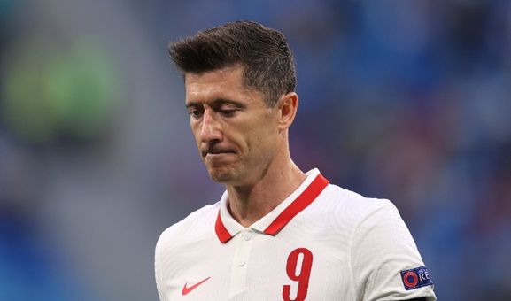 Euro 2020. Robert Lewandowski komentuje PORAŻKĘ polskiej drużyny. "Nasza sytuacja jest ciężka"