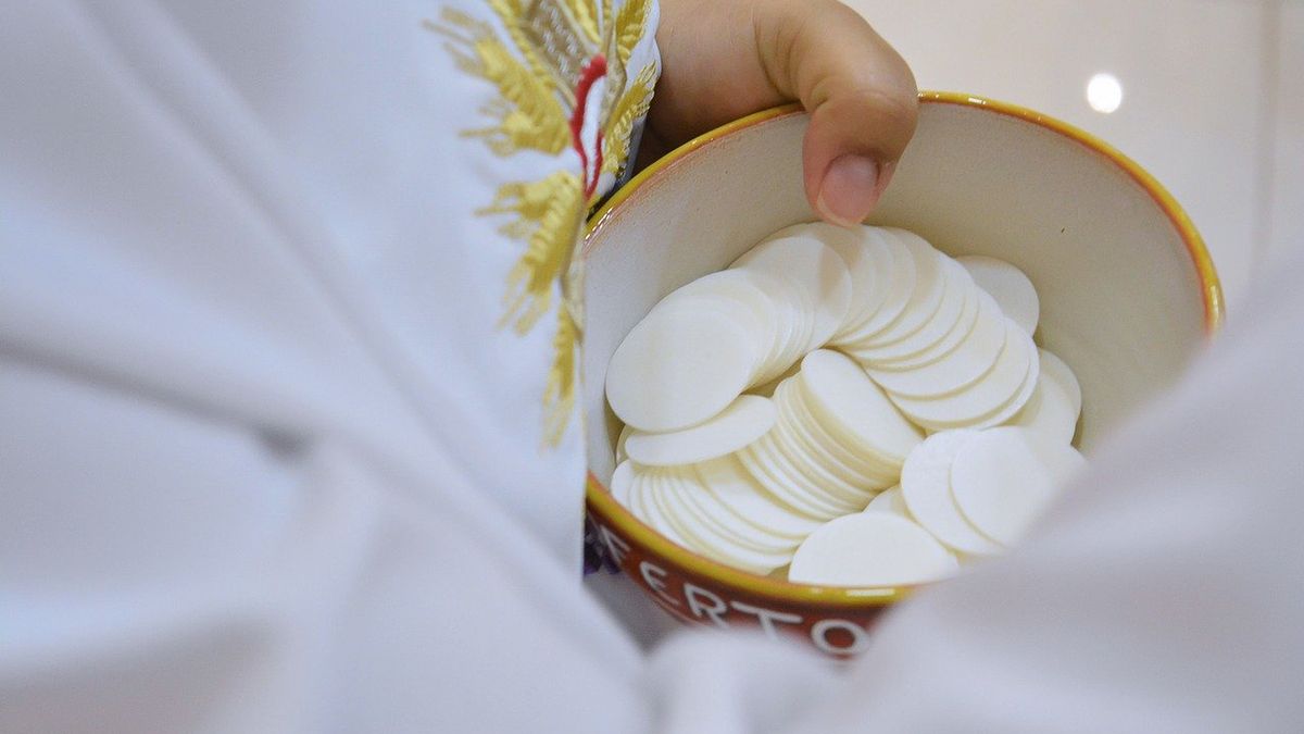 Komunia na rękę to profanacja?