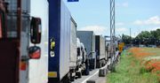 Tranzyt żywności z Ukrainy. Od kwietnia tysiąc tirów wyjechało z granicy w konwojach