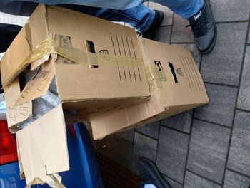 Nieśli kartony przez centrum Gdańska. Policjanci odkryli, co było w środku