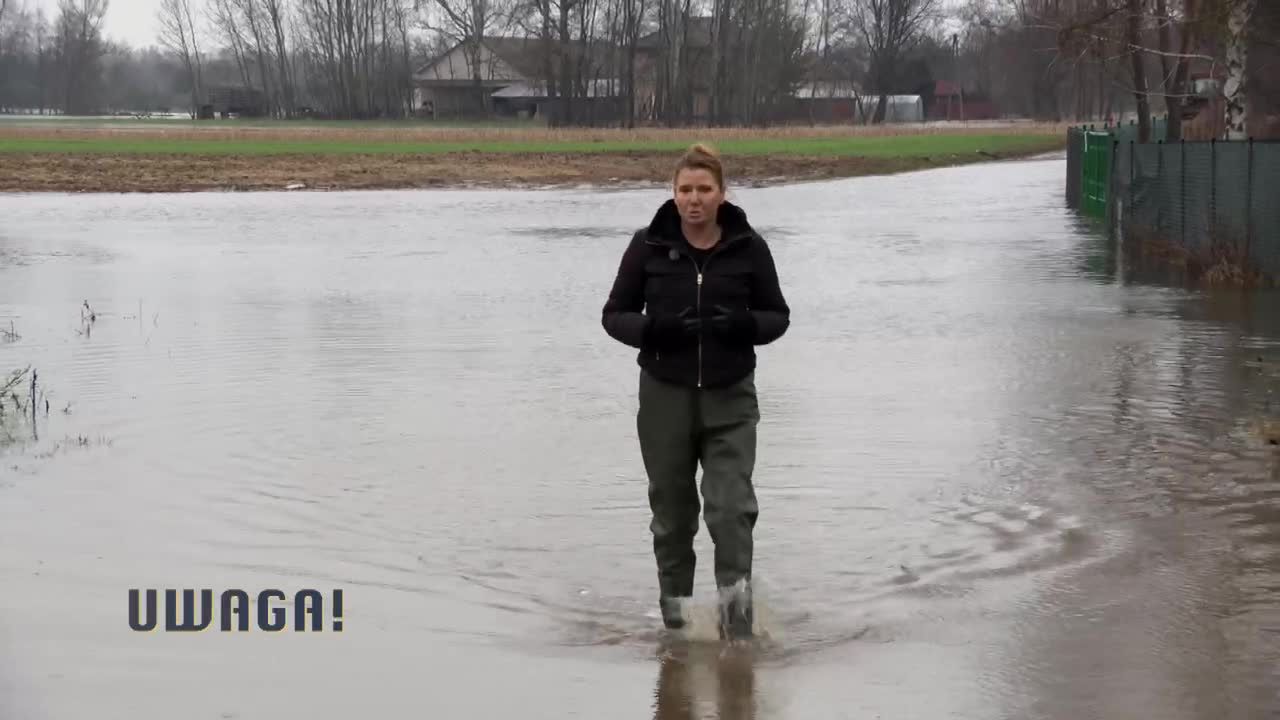 Zalane drogi i posesje. “Ludzie są przerażeni, boją się zasnąć”