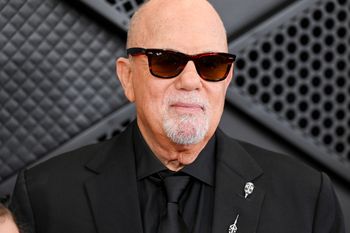 Ma chorobę mózgu. Odwołał koncerty. Tak wygląda