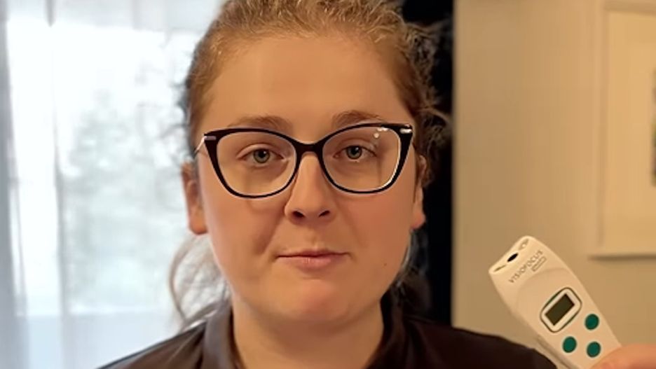 Masz gorączkę? Ratowniczka: nie kładź okładów na czoło