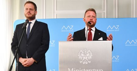 Podpisał umowę na respiratory od handlarza bronią. Komentuje oświadczenie Kaczyńskiego