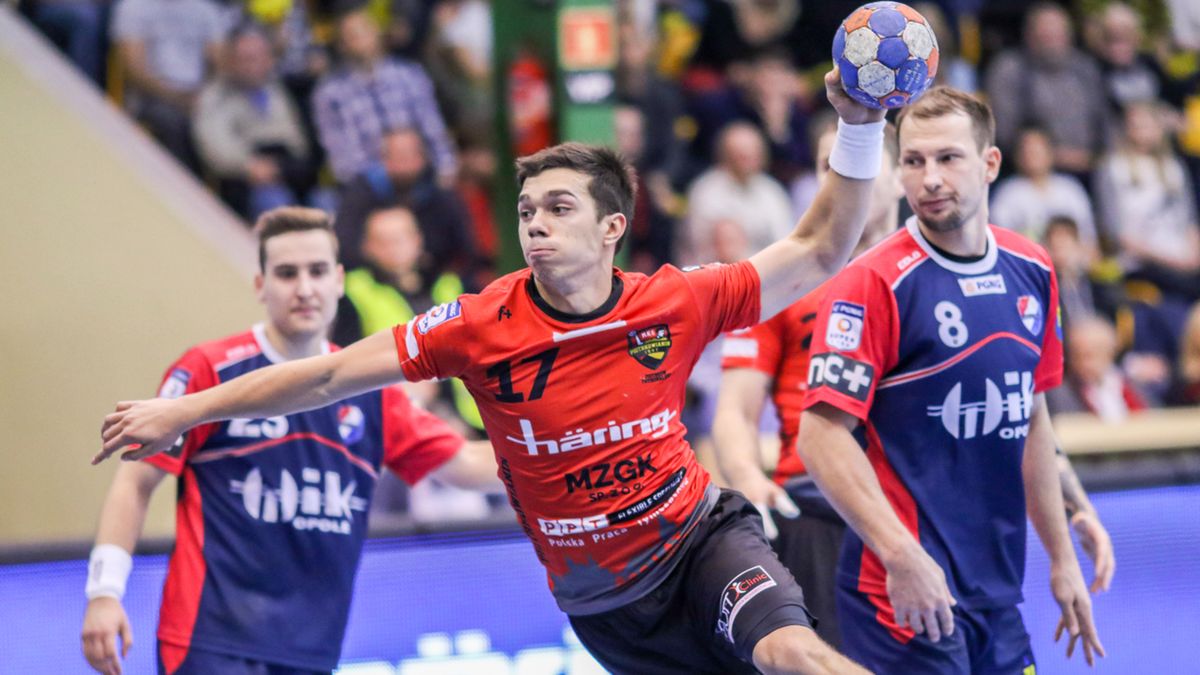 Materiały prasowe / KRZYSZTOF BETNEROWICZ / PIOTRKOWIANIN / PGNIG SUPERLIGA