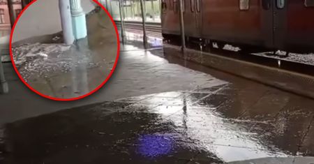 "Trochę wczoraj popadało". Tak wygląda dworzec kolejowy w Toruniu