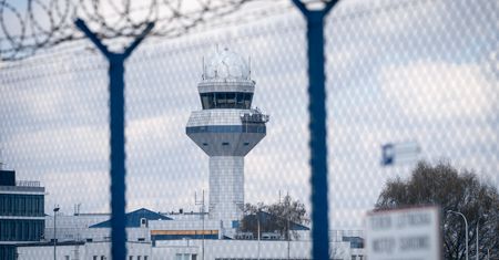 "Wakacji nie będzie"? PAŻP odpowiada kontrolerom ruchu lotniczego