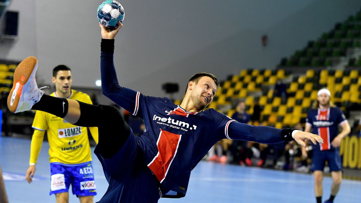 PAP / Piotr Polak / Na zdjęciu: Kamil Syprzak (z piłką)