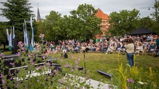 Fortepian, leżaki i muzyka na żywo w centrum Torunia. Wraca cykl STREET PIANO