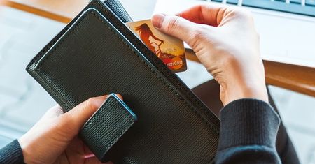 Koniec z tabliczką "Tylko gotówka". Rząd chce, by e-płatności były możliwe w każdym urzędzie i sklepie