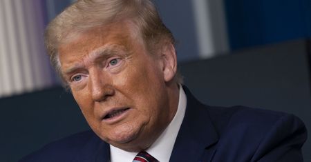 Podatek dochodowy. "NYT" twierdzi, że Donald Trump rzadko płacił podatek, Trump: fake news