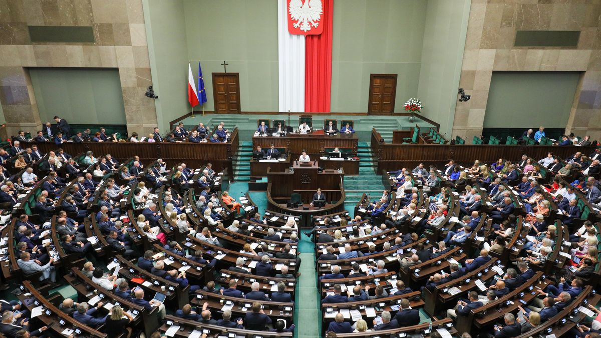 Sejm jednogłośnie przyjął większość poprawek Senatu do tzw. ustawy sankcyjnej