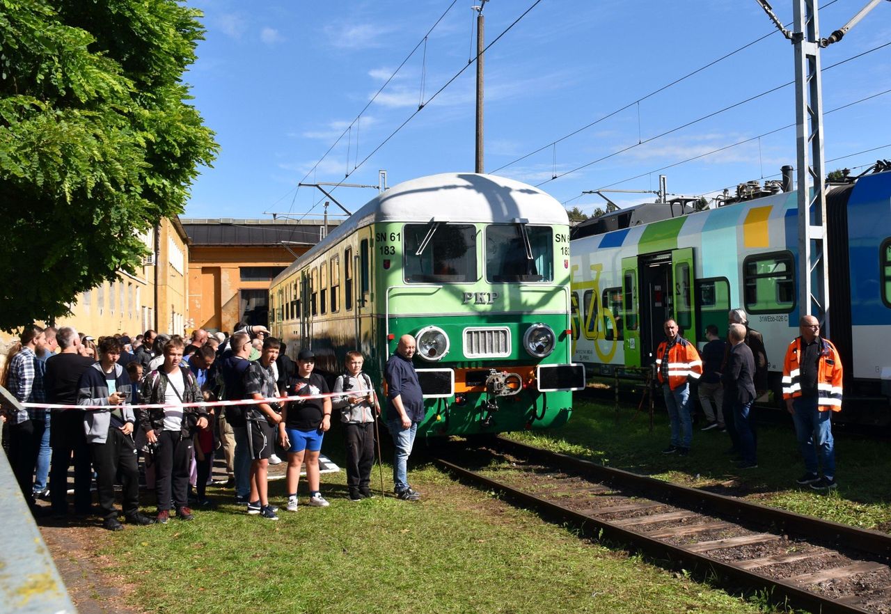 Szczecin: Zabytkowy wagon Ganz po krótkim powrocie na tory ponownie odstawiony. Naprawa może kosztować 7 mln złotych