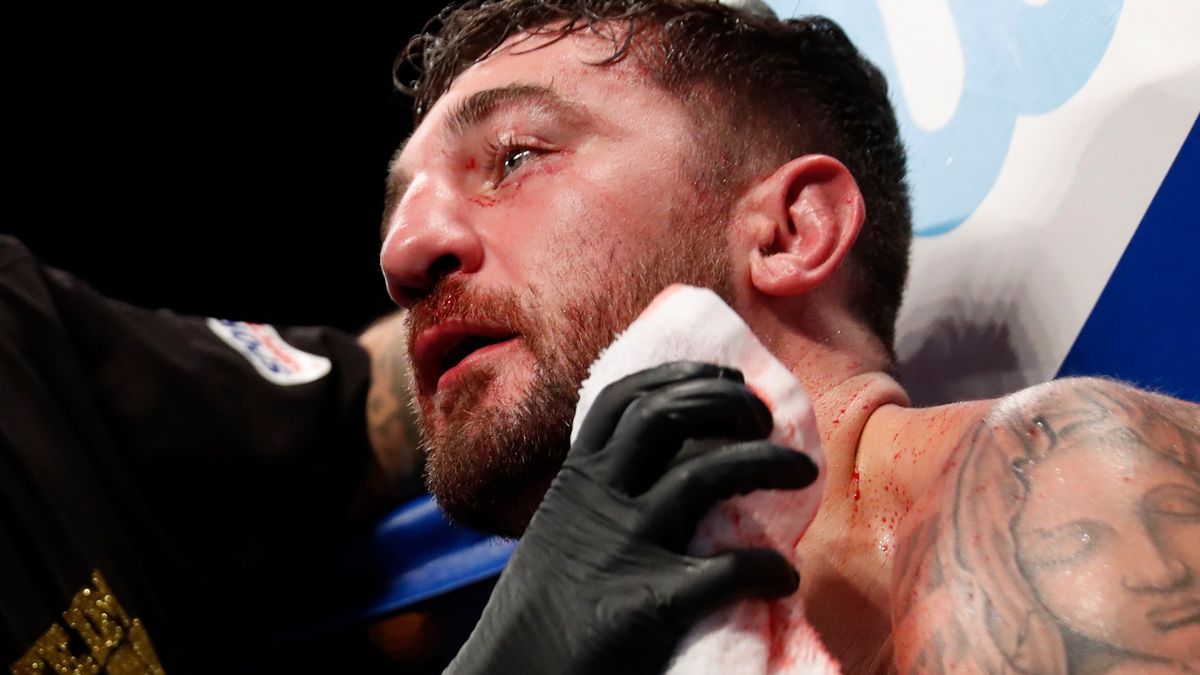 Zdjęcie okładkowe artykułu: Reuters /  / Na zdjęciu: Nathan Cleverly po walce z Badou Jackiem