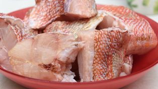 Kup, gdy zobaczysz w sklepie. Jest chuda, pełna białka i zawiera mało ości