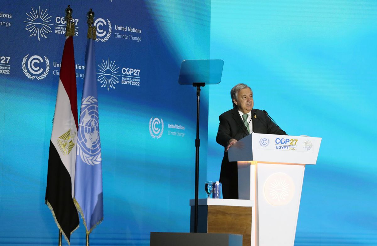  Генеральний секретар ООН Антоніу Гутерріш закликає світ зменшити викиди шкідливих газів в атмосферу EPA/KHALED ELFIQI Dostawca: PAP/EPA.