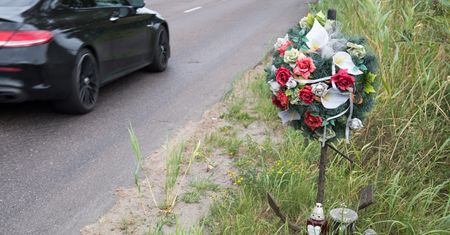 Warszawa. Prędkość, alkohol i narkotyki. Coraz więcej osób ginie w wypadkach na stołecznych ulicach
