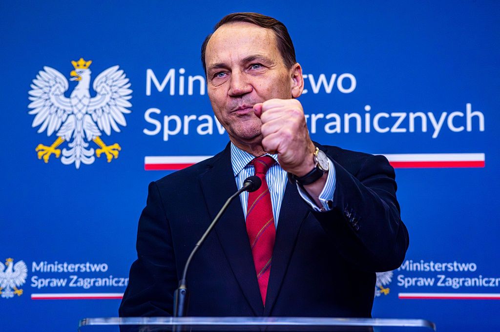 "Najbardziej skorumpowany kraj w UE". Sikorski nie ma wątpliwości