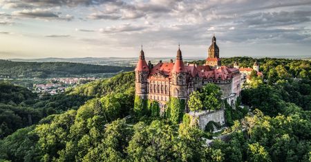 Świebodzice: Sensacyjne odkrycie na Dolnym Śląsku. To sarkofagi Hochbergów, dawnych panów na Zamku Książ