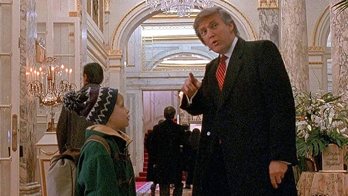 Donald Trump i Macaulay Culkin w filmie "Kevin sam w Nowym Jorku" 