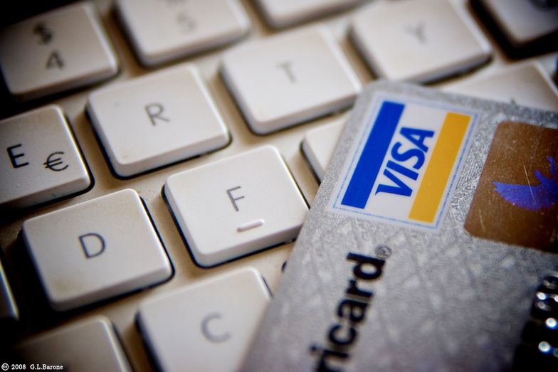 Zakupy w sieci. Oto jak sklepy internetowe odbijają klientów tym tradycyjnym