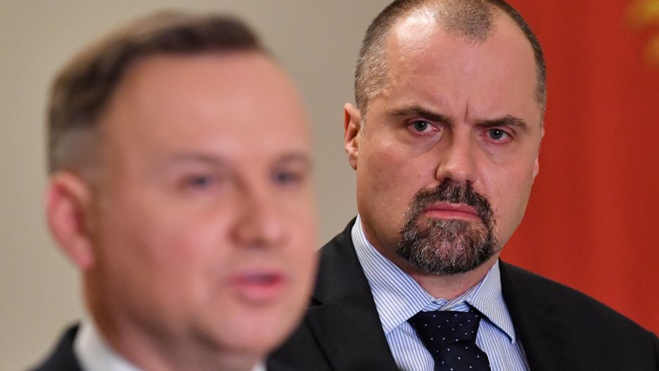 Jakub Kumoch
Warszawa, 24.01.2022. Szef Biura Polityki Mi�dzynarodowej KPRP Jakub Kumoch (P) podczas briefingu prasowego w Pa�acu Prezydenckim w Warszawie, 24 bm. po mi�dzynarodowych konsultacjach ws. sytuacji na Ukrainie. Prezydent RP Andrzej Duda zapowiedzia� zwo�anie Rady Bezpiecze�stwa Narodowego. (jm) PAP/Radek Pietruszka
Radek Pietruszka
bezpiecze�stwo, briefing, konferencja, mi�dzynarodowa, mi�dzynarodowe, pa�ac, prezydencki, sytuacja, Ukraina, g�owa pa�stwa, konsultacje, polityk, polityka, prasowa, prasowy, rada bezpiecze�stwa narodowego, zwo�anie, dla medi�w, internacjonalny, mi�dzypa�stwowy, narada, opinia, ponadgraniczny, ponadnarodowy, ponadpa�stwowy, porada, transgraniczny, zwo�ywa�, chor�giew, chor�gwie, flaga, flagi