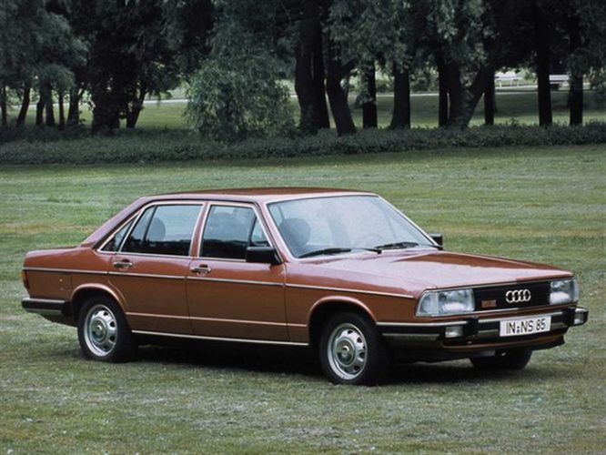 Audi 100 C2 1976-1982 (fot. autofirmowe.pl)