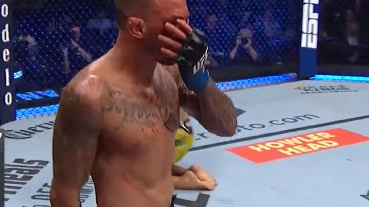 Twitter / Rafael dos Anjos mocno porozbijał Renato Carneiro na UFC 272