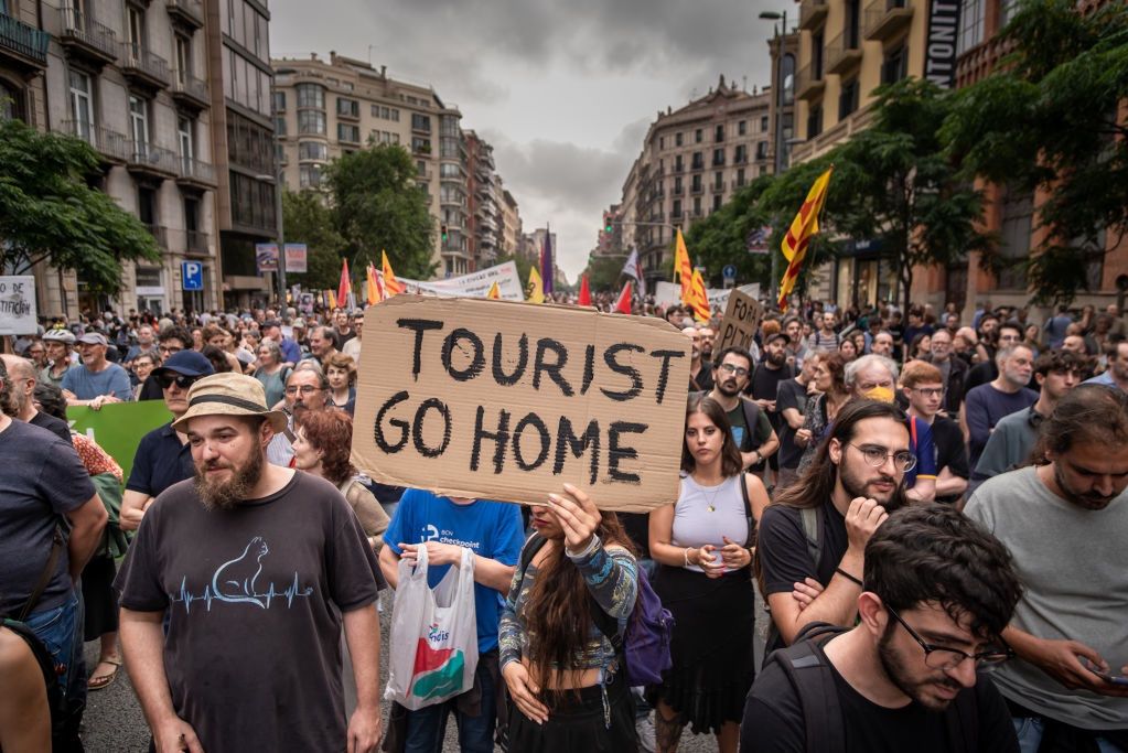 Protesty w Barcelonie przyciągają tłumy