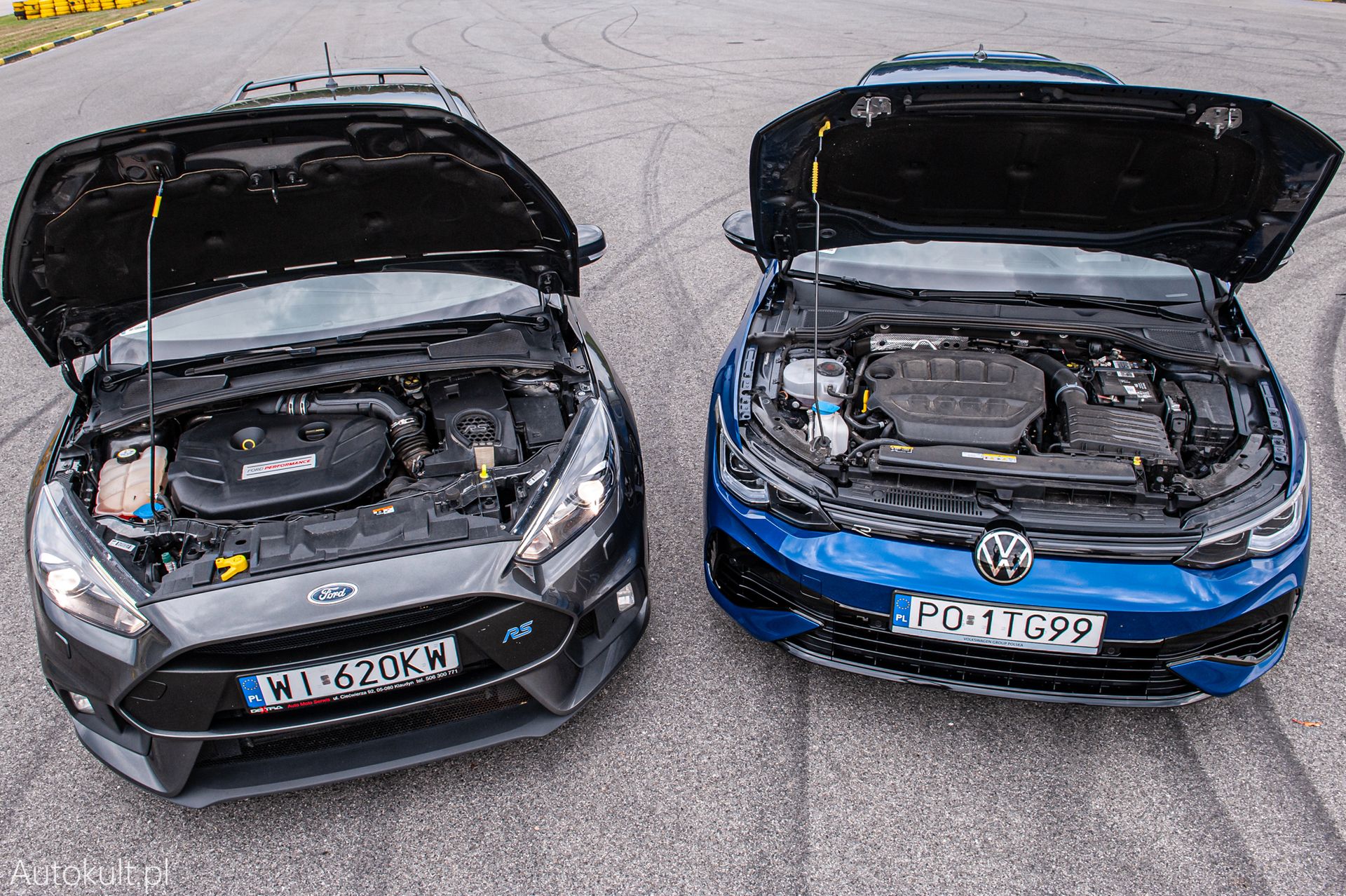 Volkswagen Golf R (2022) vs Ford Focus RS (2017)