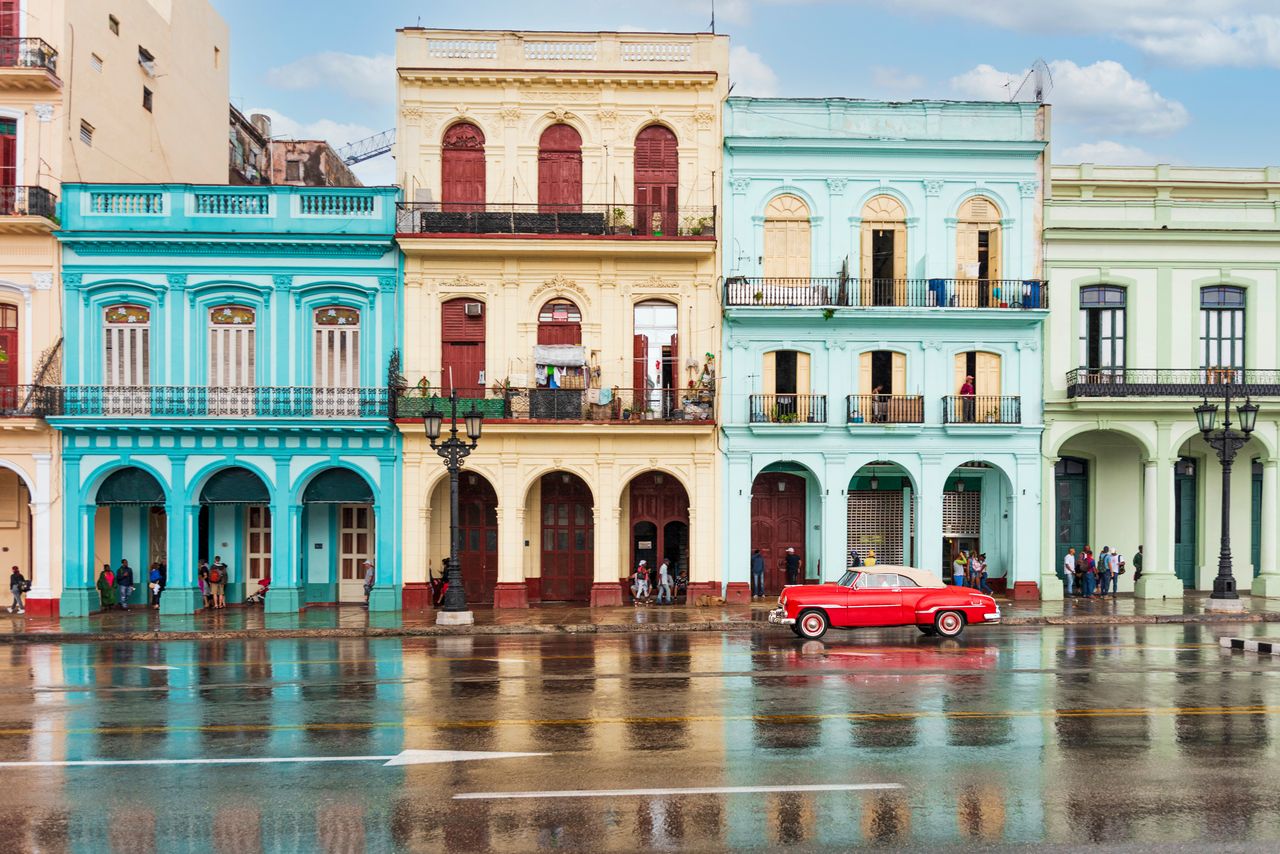 Tourists are starting to complain about an iconic bar in Havana