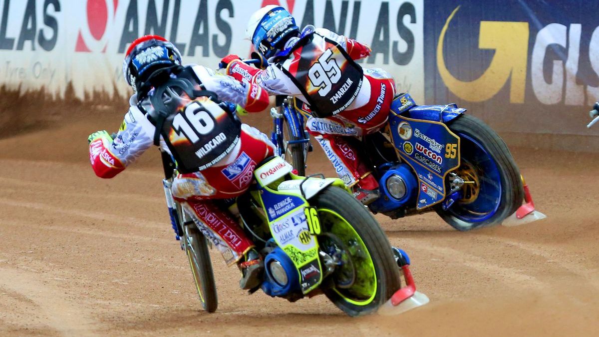 WP SportoweFakty / Łukasz Trzeszczkowski / Bartosz Zmarzlik przed Bartoszem Smektałą.