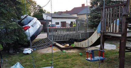 Częstochowa. Zatrzymał się na placu zabaw. Miał ponad 3,5 promila
