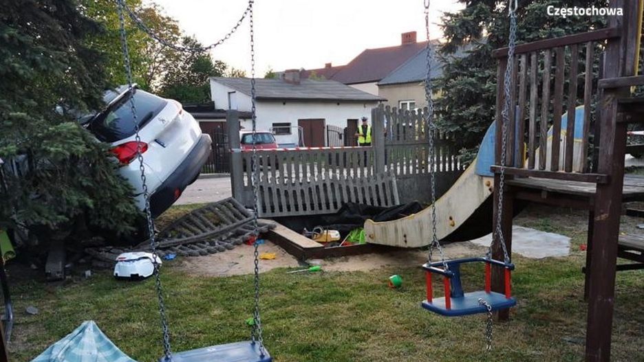 Pijany kierowca zdemolował ogrodzenie