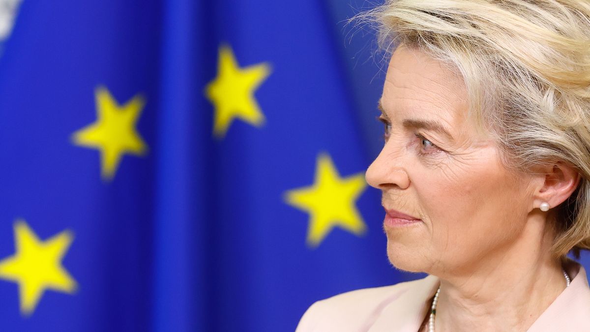 President of the European Commission Ursula von der Leyen gives a joint press conference at the end of a meeting with Prime Minister of North Macedonia Dimitar Kovacevski, Prime Minister of Albania Edi Rama and Prime Minister of Czech Republic Petr Fiala on the first negotiations for accession to the European Union at the European Commission in Brussels, Belgium, 19 July 2022. EPA/STEPHANIE LECOCQ Dostawca: PAP/EPA.