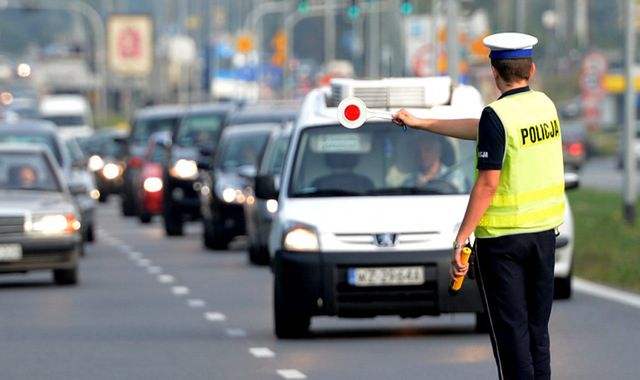 Kontrola Drogowa Prawa I Obowiązki Policjanta Wp Moto 9241