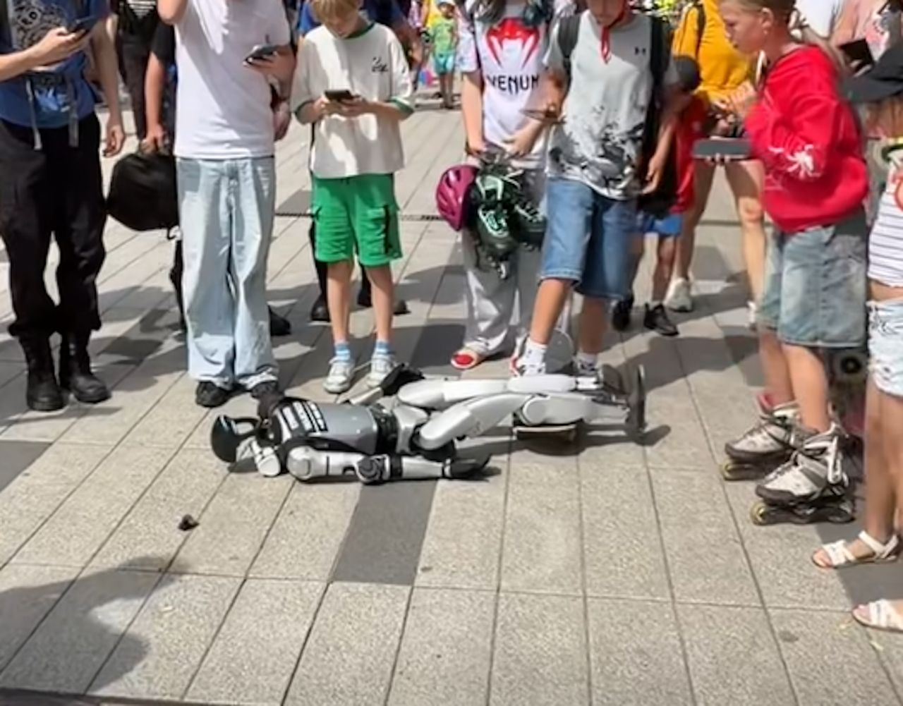 Ponad 700 tys. wyświetleń. Nagranie słynnego robota podbija sieć