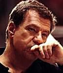 John McTiernan wyreżyseruje Szklaną pułapkę 4?