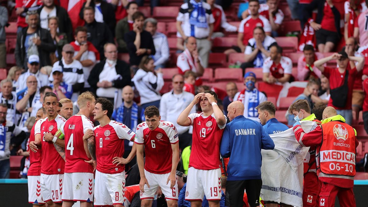 Zdjęcie okładkowe artykułu: Getty Images / Friedemann Vogel - Pool / Christian Eriksen zasłabł podczas meczu Dania - Finlandia. Na murawie trwała jego reanimacja