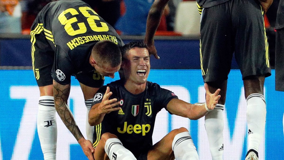 Zdjęcie okładkowe artykułu: PAP/EPA / KAI FOERSTERLING / Ronaldo po czerwonej kartce, Valencia - Juventus, 19.09.2018