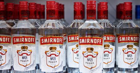 Rosja bez słynnej rosyjskiej wódki. Właściciel Smirnoffa wycofuje się z kraju