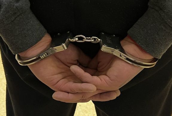 Włamał się do przedszkola i schował w szafie dyrektorki.