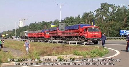 Kolumny ciężarówek ruszyły z obu stron na wschodnią Ukrainę