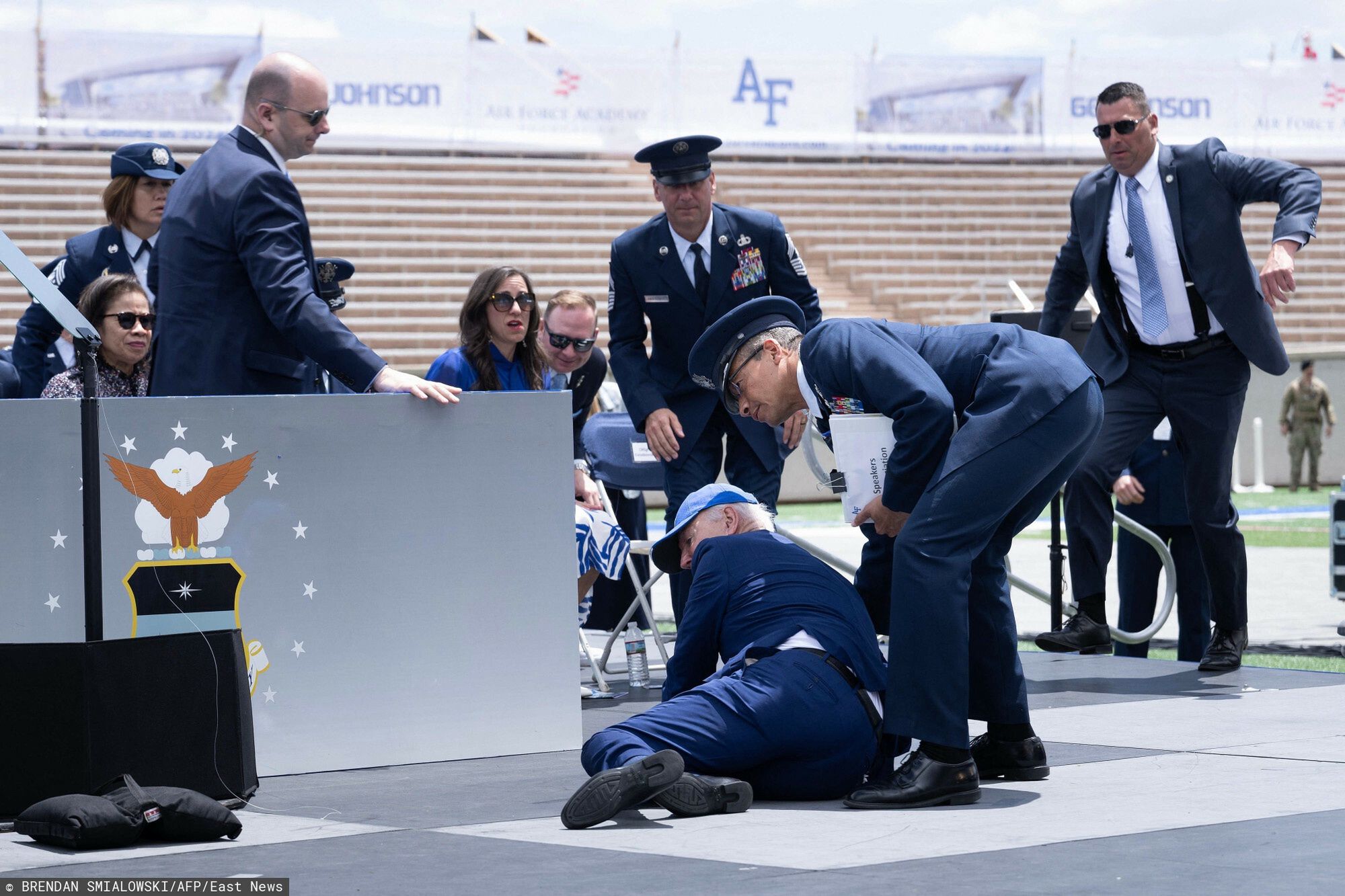 Joe Biden upadł na scenie