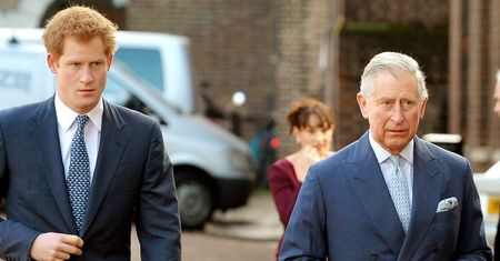 Książę Karol nadal jest WŚCIEKŁY na Harry'ego: "Nie pogodzili się..."
